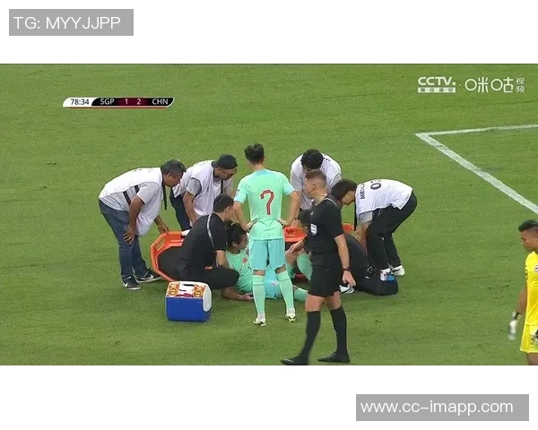 英媒报道卡拉菲奥里因髋部伤缺席下轮世预赛独自训练