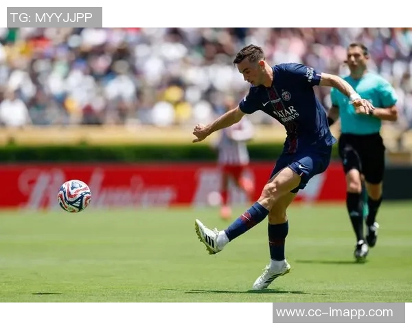 巴黎大巴在毕尔巴鄂遭袭球员们紧急前往机场避险 巴黎大巴在毕尔巴鄂遭袭球员们紧急前往机场避险