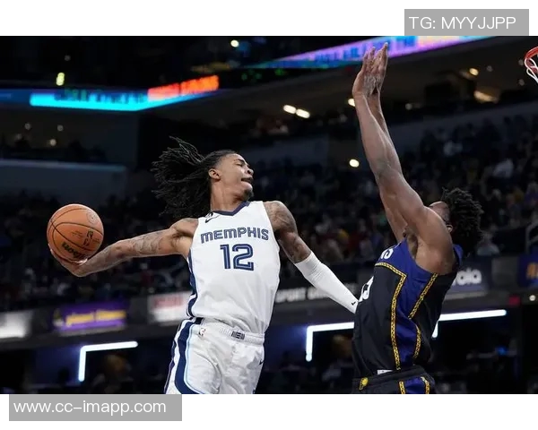 考辛斯盛赞华子与莫兰特组合完美契合展现篮球新风貌