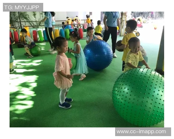 弗兰克清晨抵达基地全力备战多特周一下午将出席新闻发布会